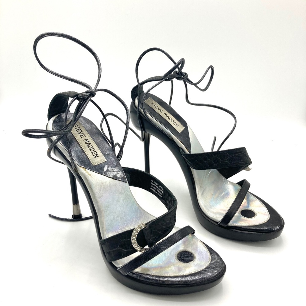Rare EPIC y2K Steve Madden Yin yang heels